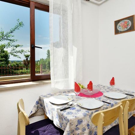 Apartment Kuki Пореч Екстер'єр фото