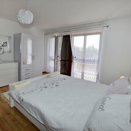 Apartment Kuki Пореч Екстер'єр фото
