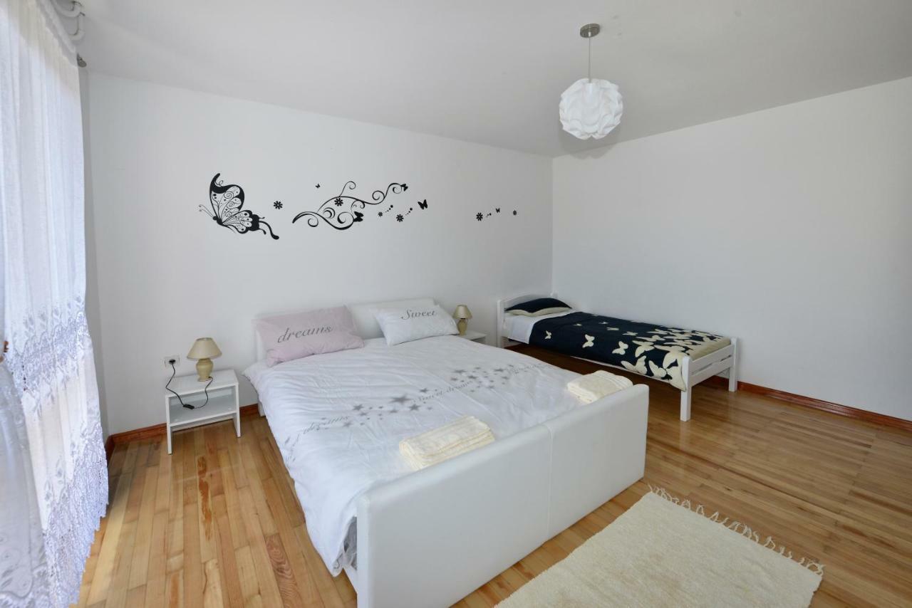 Apartment Kuki Пореч Екстер'єр фото