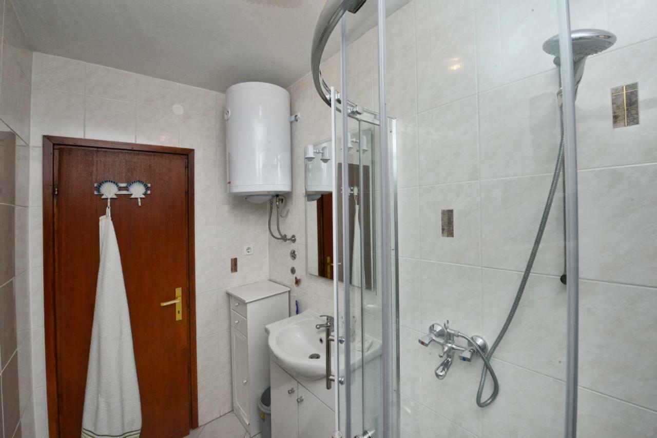 Apartment Kuki Пореч Екстер'єр фото